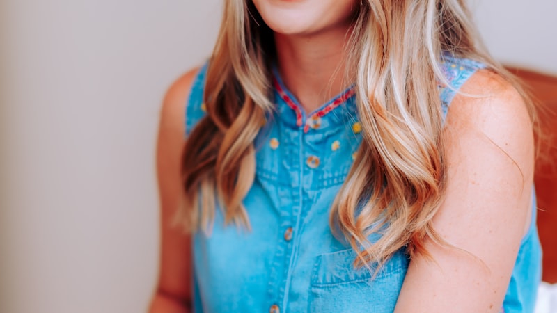 世界杯四分之一决赛巴西对阵英格兰球队宣传图