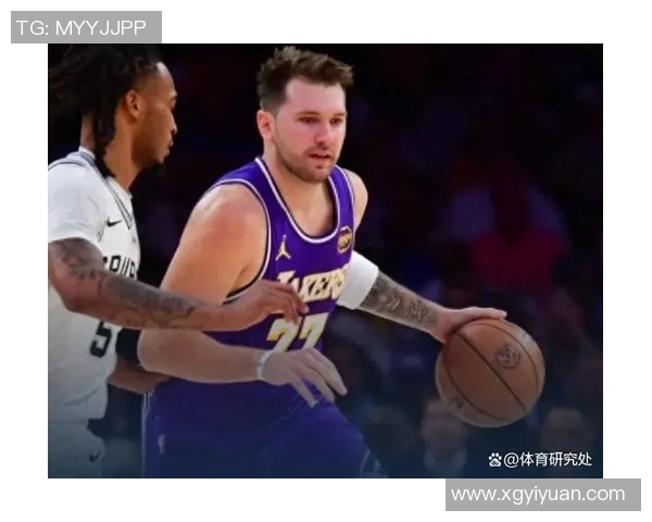 湖人被马刺双杀，东契奇赛后领袖感十足，范德比尔特输球输人