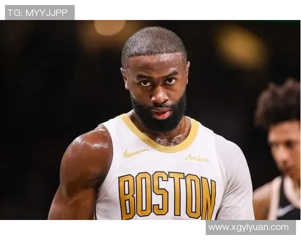 把奥孔武两颗牙肘掉！杰伦·布朗：我不是故意的 希望他早点康复