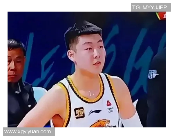 俞泽辰两扣获满分!扣篮大赛预赛获第一